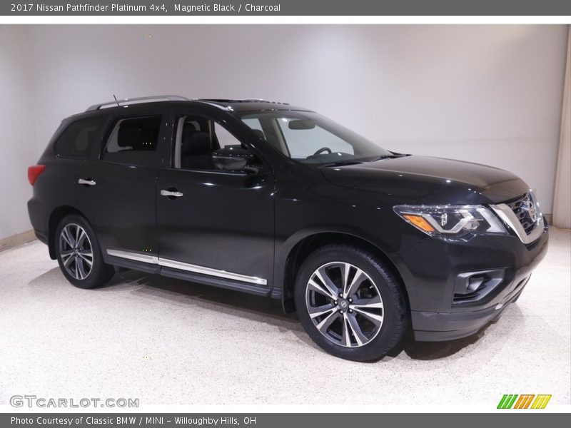 Magnetic Black / Charcoal 2017 Nissan Pathfinder Platinum 4x4