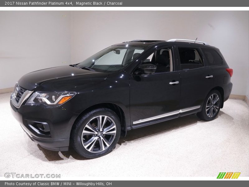 Magnetic Black / Charcoal 2017 Nissan Pathfinder Platinum 4x4