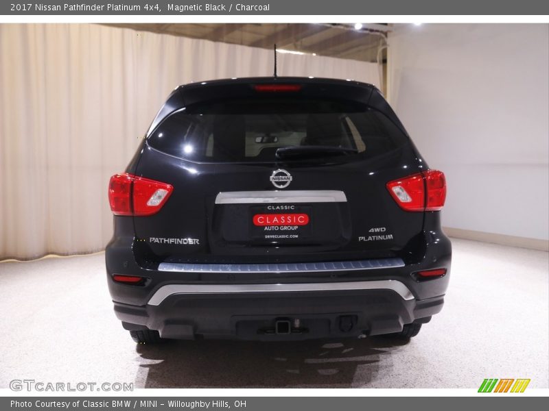 Magnetic Black / Charcoal 2017 Nissan Pathfinder Platinum 4x4
