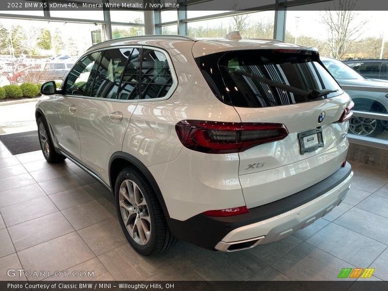 Mineral White Metallic / Ivory White 2022 BMW X5 xDrive40i