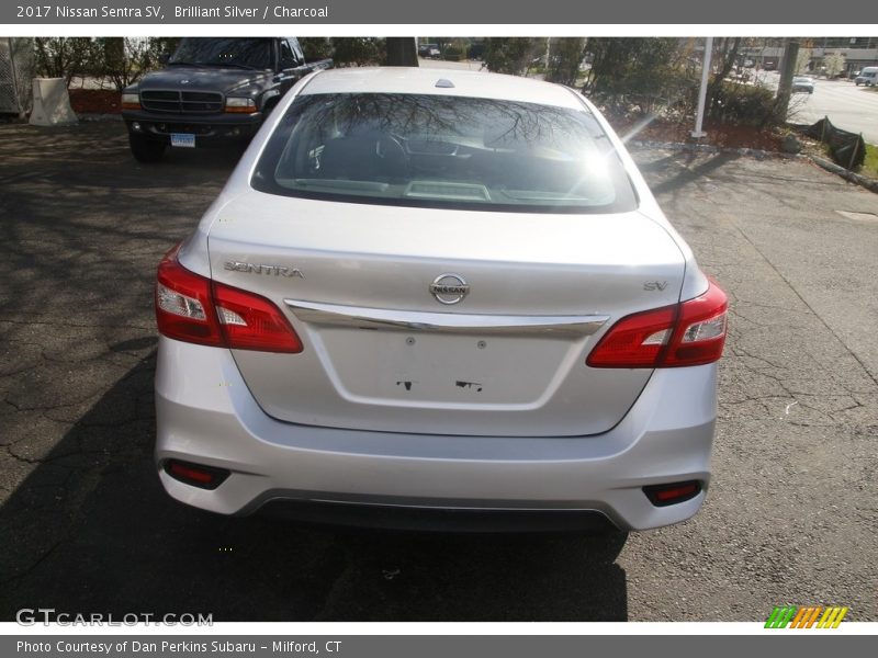Brilliant Silver / Charcoal 2017 Nissan Sentra SV