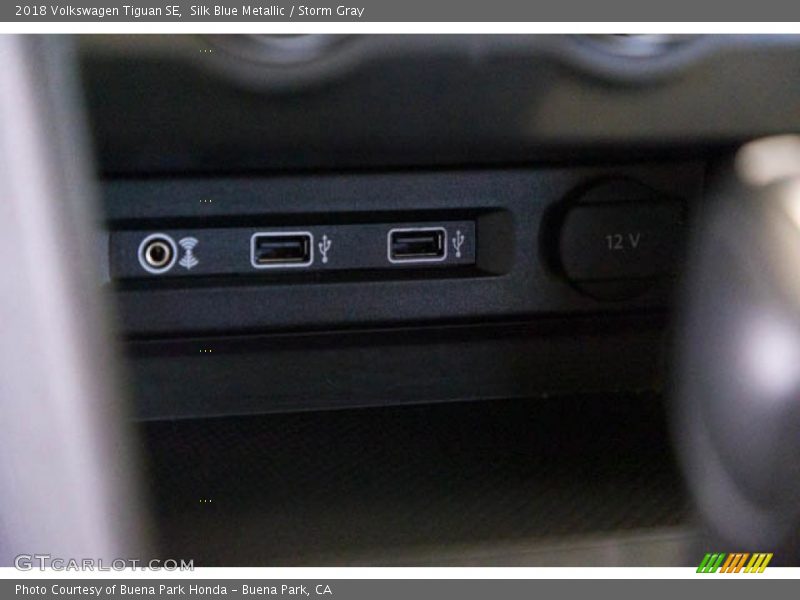 Silk Blue Metallic / Storm Gray 2018 Volkswagen Tiguan SE