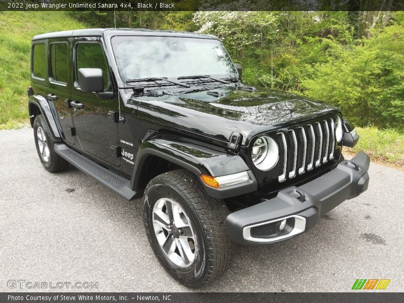 Front 3/4 View of 2022 Wrangler Unlimited Sahara 4x4