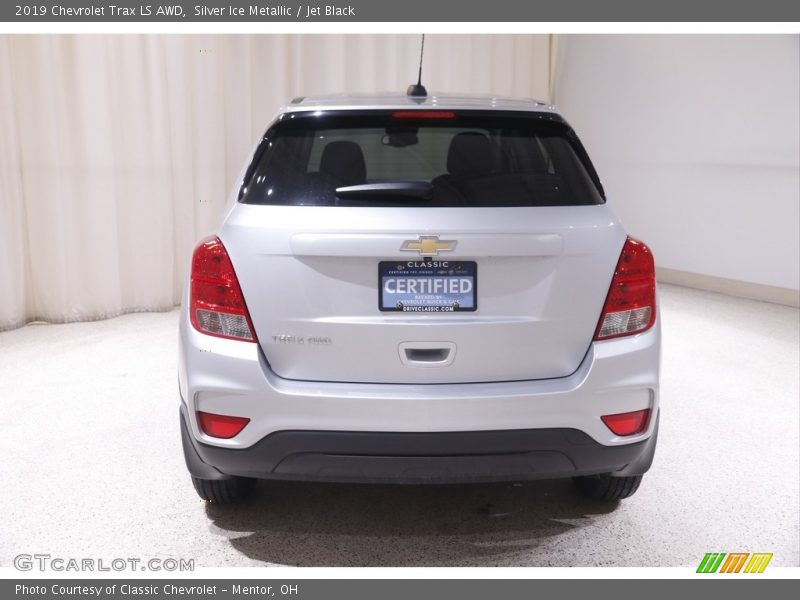 Silver Ice Metallic / Jet Black 2019 Chevrolet Trax LS AWD