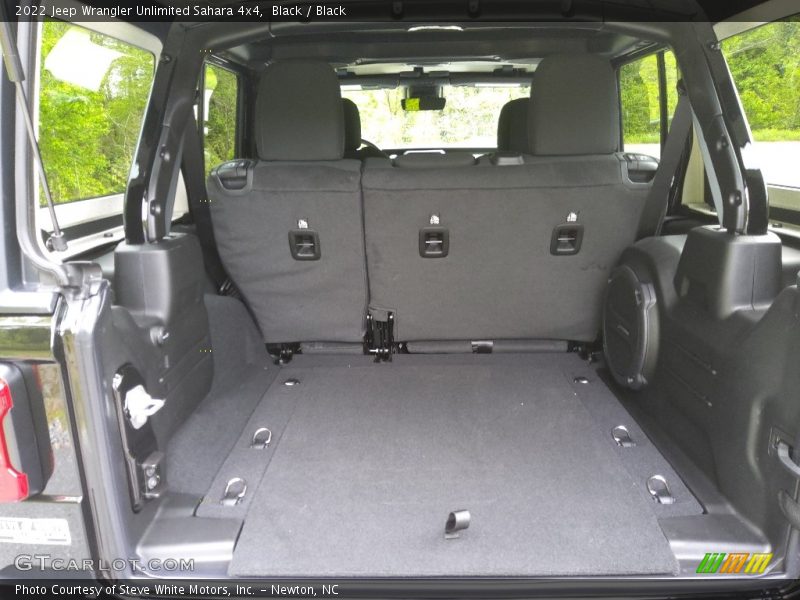  2022 Wrangler Unlimited Sahara 4x4 Trunk