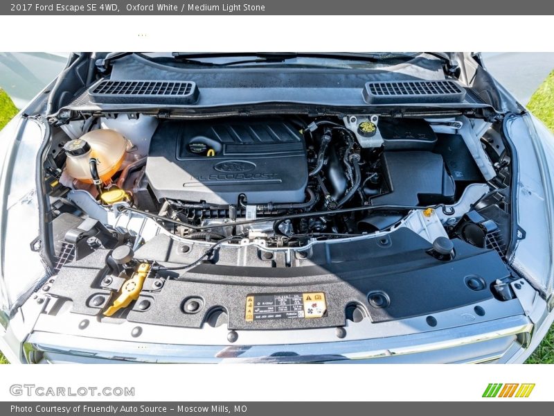 Oxford White / Medium Light Stone 2017 Ford Escape SE 4WD