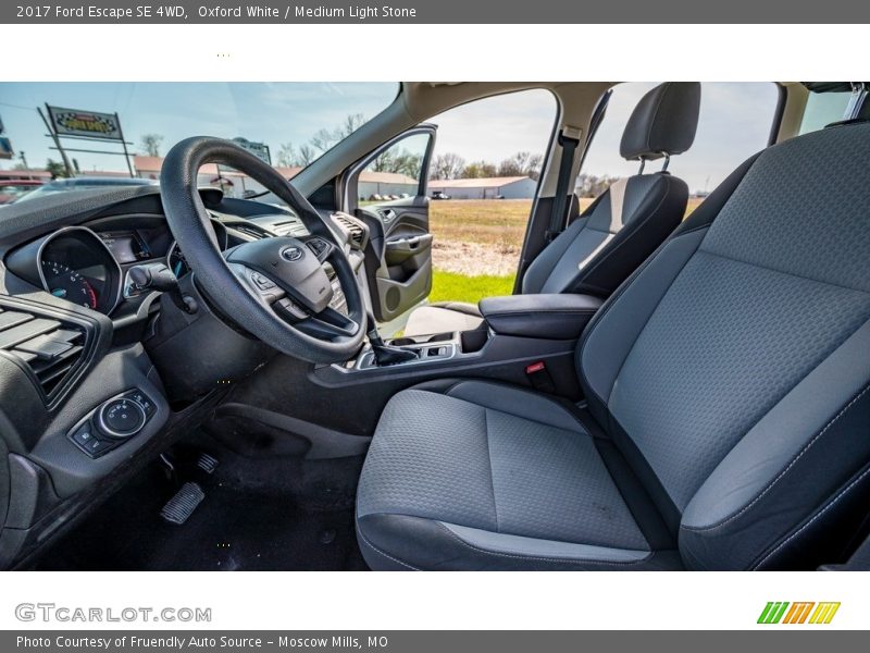 Oxford White / Medium Light Stone 2017 Ford Escape SE 4WD