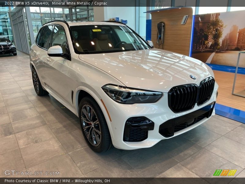 Mineral White Metallic / Cognac 2022 BMW X5 xDrive40i
