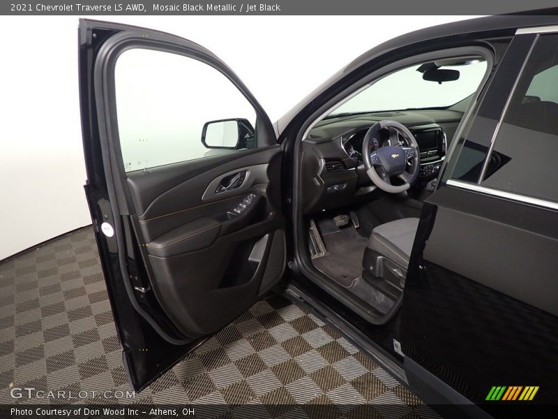 Mosaic Black Metallic / Jet Black 2021 Chevrolet Traverse LS AWD