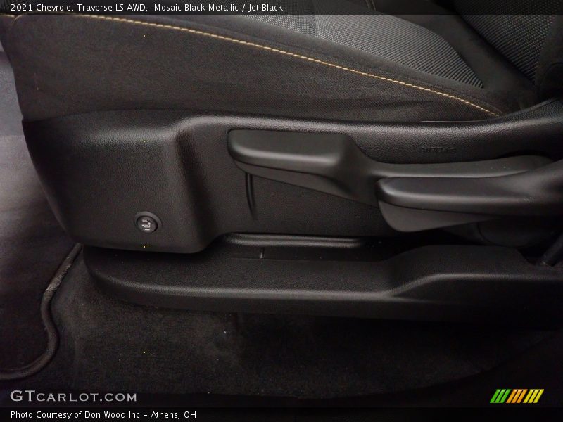 Mosaic Black Metallic / Jet Black 2021 Chevrolet Traverse LS AWD