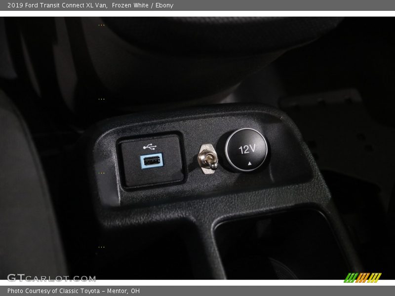 Frozen White / Ebony 2019 Ford Transit Connect XL Van