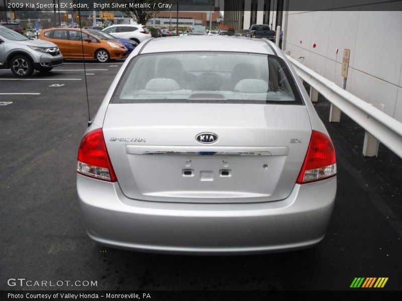 Bright Silver Metallic / Gray 2009 Kia Spectra EX Sedan