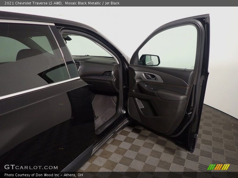 Mosaic Black Metallic / Jet Black 2021 Chevrolet Traverse LS AWD