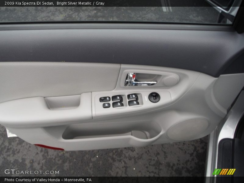 Bright Silver Metallic / Gray 2009 Kia Spectra EX Sedan