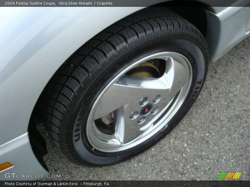 Ultra Silver Metallic / Graphite 2004 Pontiac Sunfire Coupe