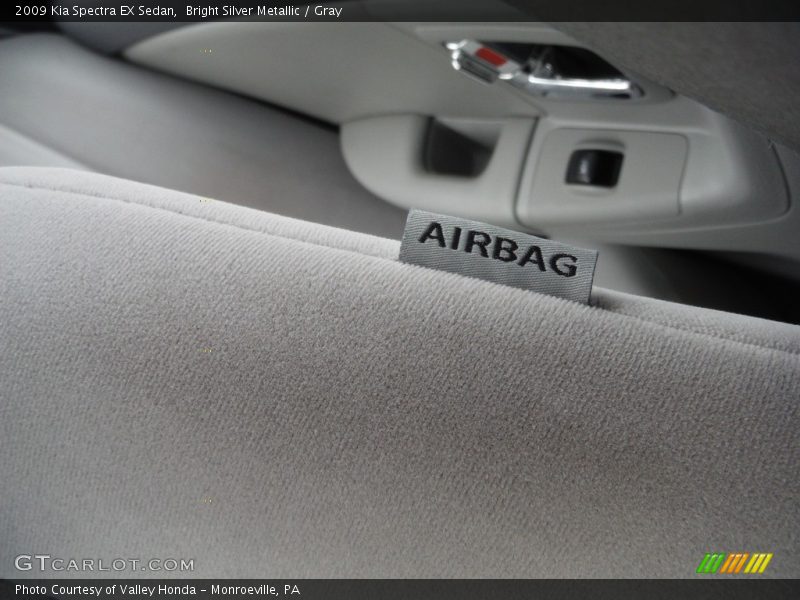 Bright Silver Metallic / Gray 2009 Kia Spectra EX Sedan