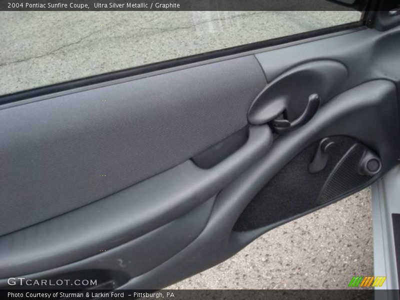 Ultra Silver Metallic / Graphite 2004 Pontiac Sunfire Coupe