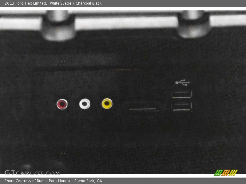 White Suede / Charcoal Black 2013 Ford Flex Limited