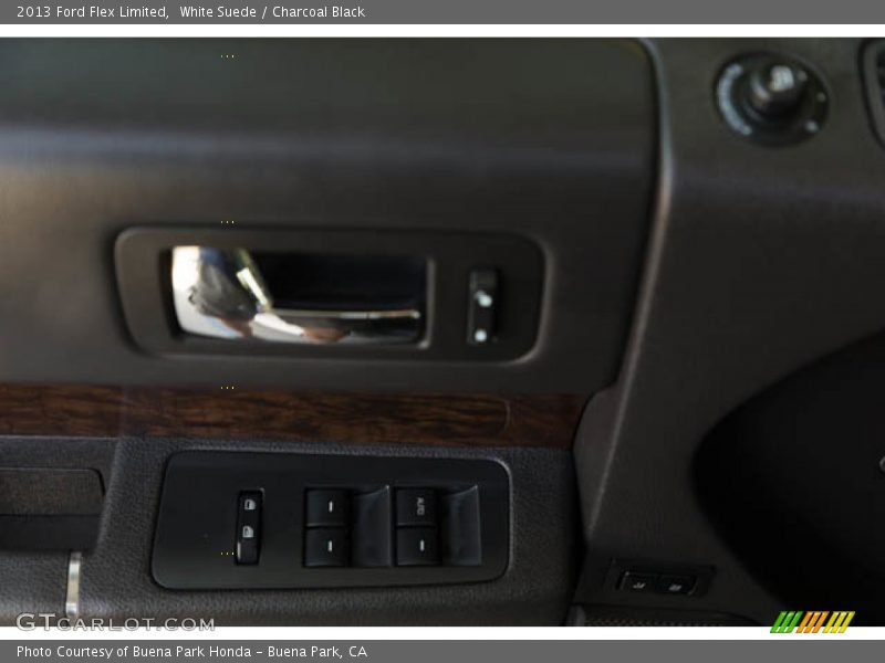 White Suede / Charcoal Black 2013 Ford Flex Limited