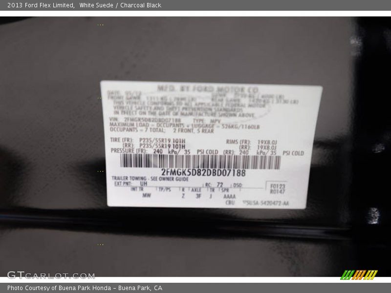 White Suede / Charcoal Black 2013 Ford Flex Limited