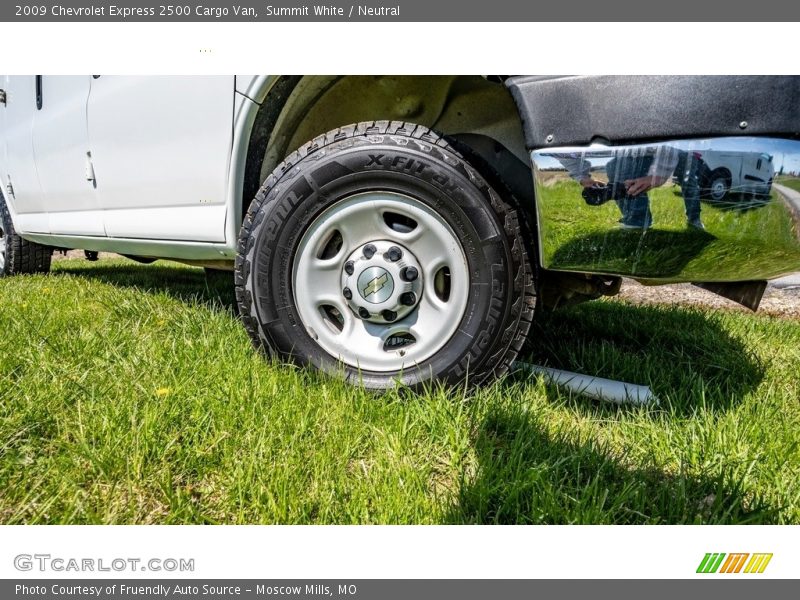 Summit White / Neutral 2009 Chevrolet Express 2500 Cargo Van