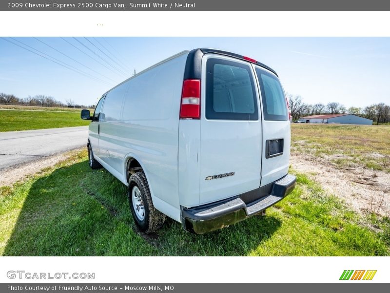 Summit White / Neutral 2009 Chevrolet Express 2500 Cargo Van