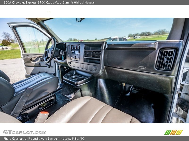 Summit White / Neutral 2009 Chevrolet Express 2500 Cargo Van