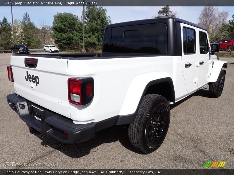 Bright White / Black 2022 Jeep Gladiator Altitude 4x4