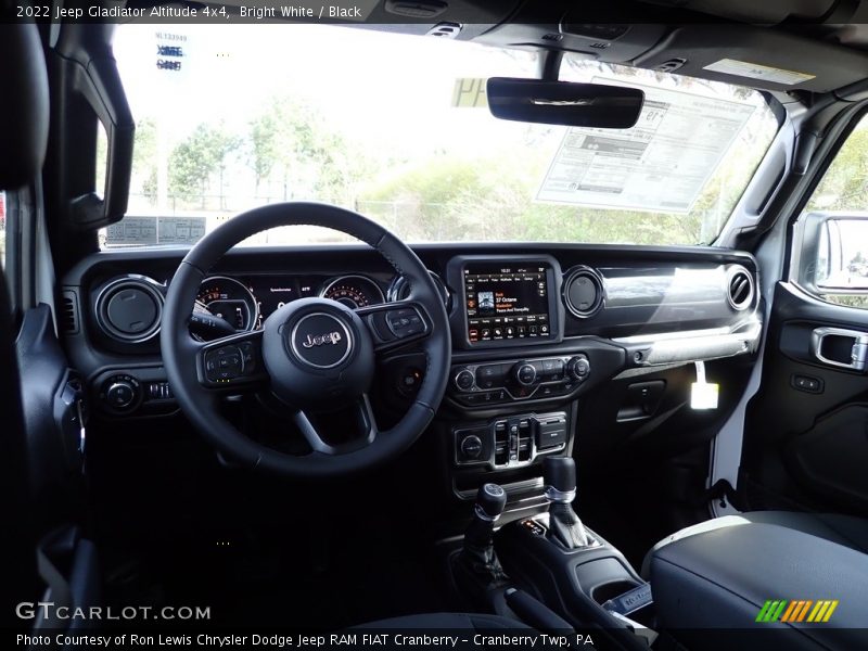 Bright White / Black 2022 Jeep Gladiator Altitude 4x4