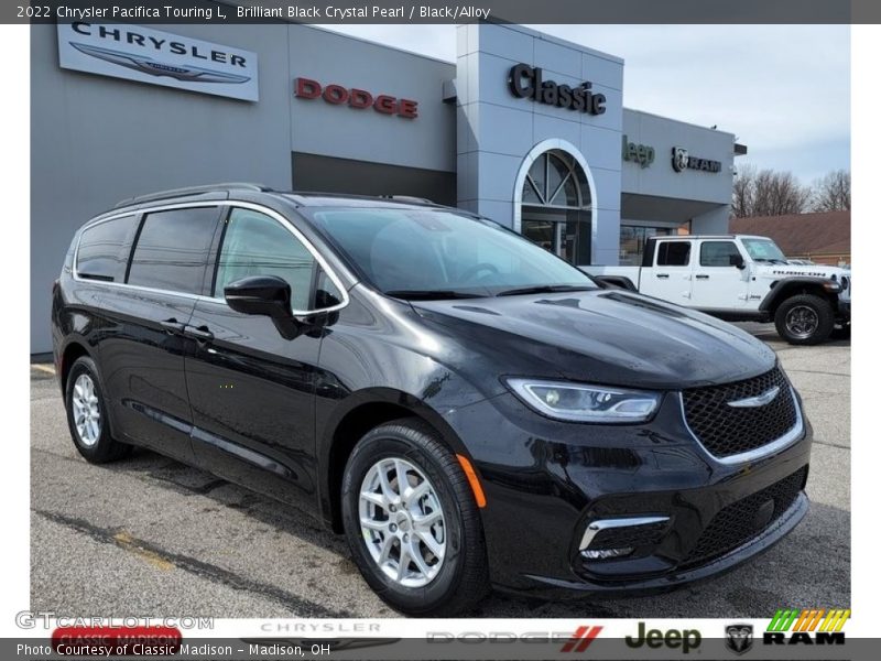 Brilliant Black Crystal Pearl / Black/Alloy 2022 Chrysler Pacifica Touring L