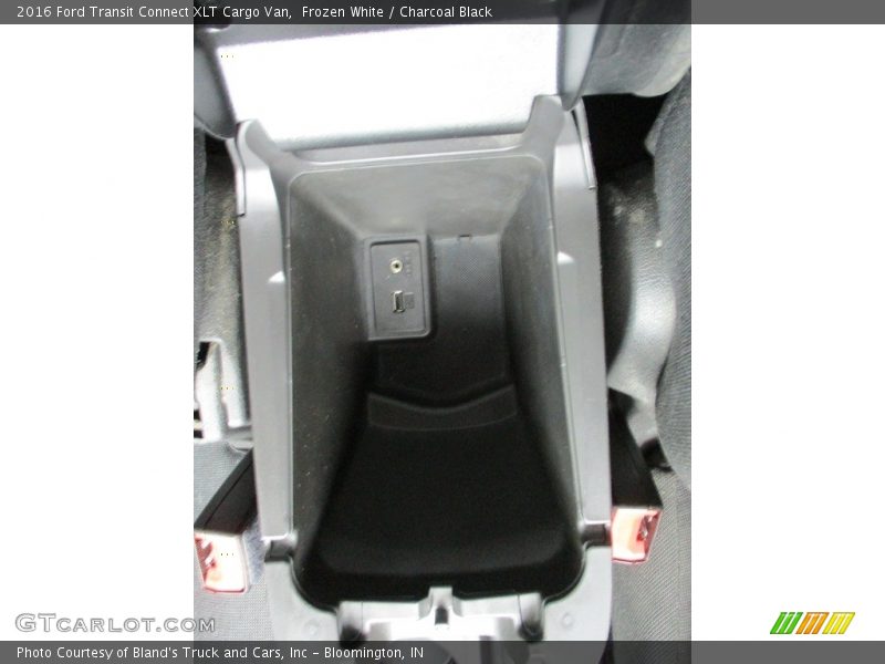 Frozen White / Charcoal Black 2016 Ford Transit Connect XLT Cargo Van