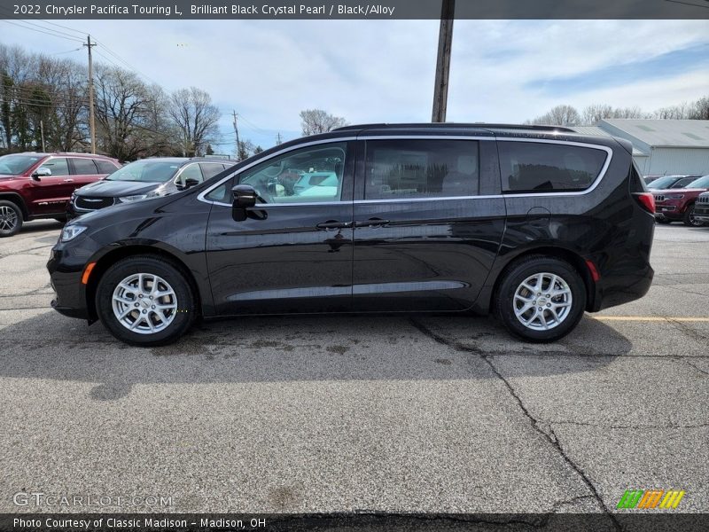 Brilliant Black Crystal Pearl / Black/Alloy 2022 Chrysler Pacifica Touring L