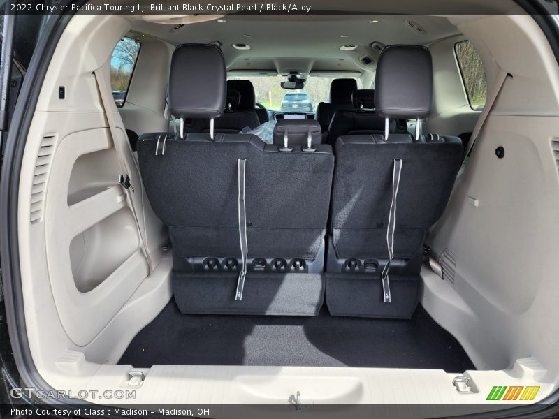 Brilliant Black Crystal Pearl / Black/Alloy 2022 Chrysler Pacifica Touring L