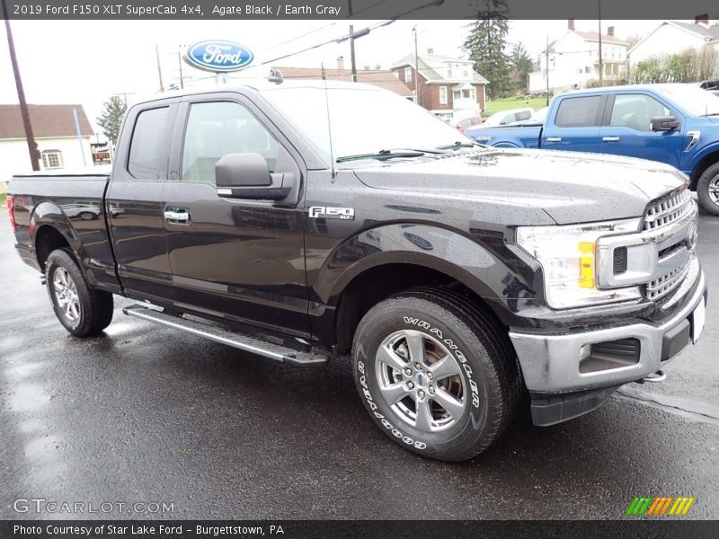 Front 3/4 View of 2019 F150 XLT SuperCab 4x4