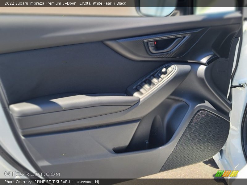 Crystal White Pearl / Black 2022 Subaru Impreza Premium 5-Door