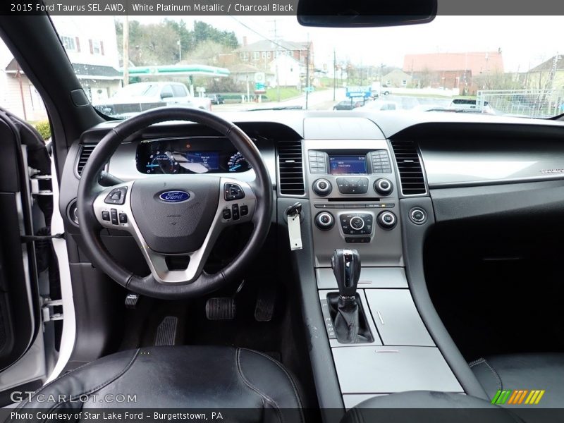 Dashboard of 2015 Taurus SEL AWD