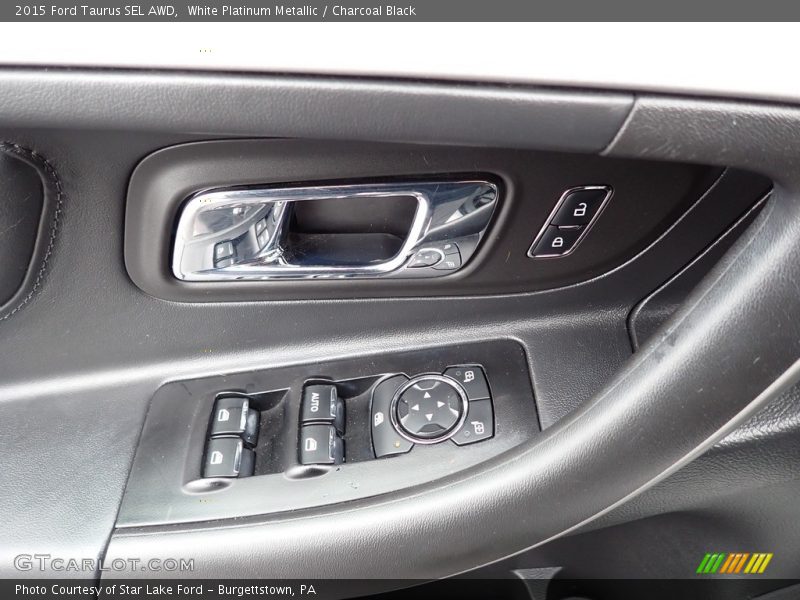 Door Panel of 2015 Taurus SEL AWD