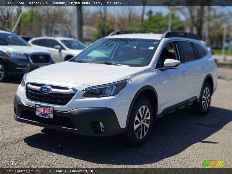 Crystal White Pearl / Slate Black 2022 Subaru Outback 2.5i Premium