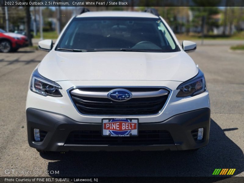 Crystal White Pearl / Slate Black 2022 Subaru Outback 2.5i Premium
