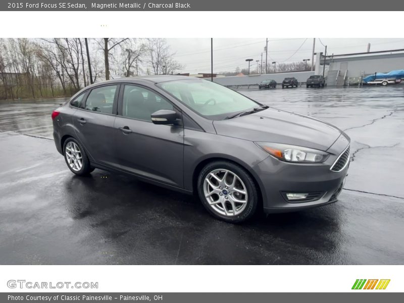 Magnetic Metallic / Charcoal Black 2015 Ford Focus SE Sedan