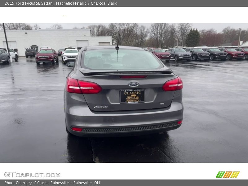 Magnetic Metallic / Charcoal Black 2015 Ford Focus SE Sedan