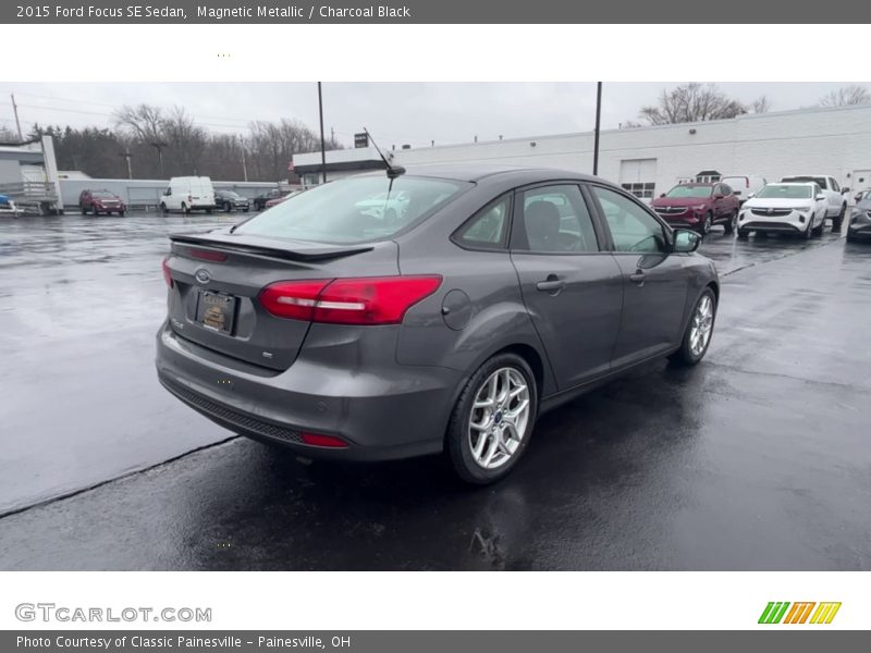 Magnetic Metallic / Charcoal Black 2015 Ford Focus SE Sedan