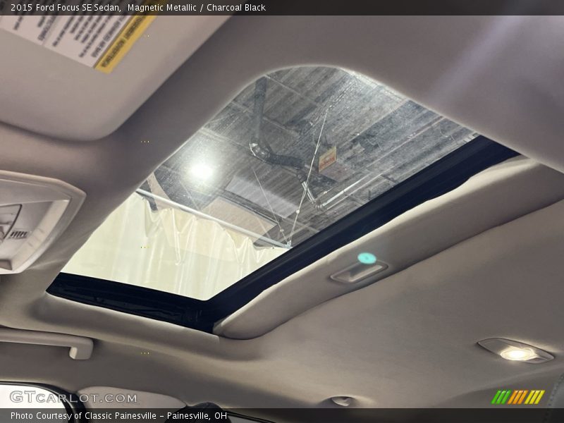 Magnetic Metallic / Charcoal Black 2015 Ford Focus SE Sedan