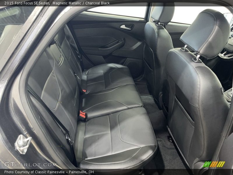 Magnetic Metallic / Charcoal Black 2015 Ford Focus SE Sedan