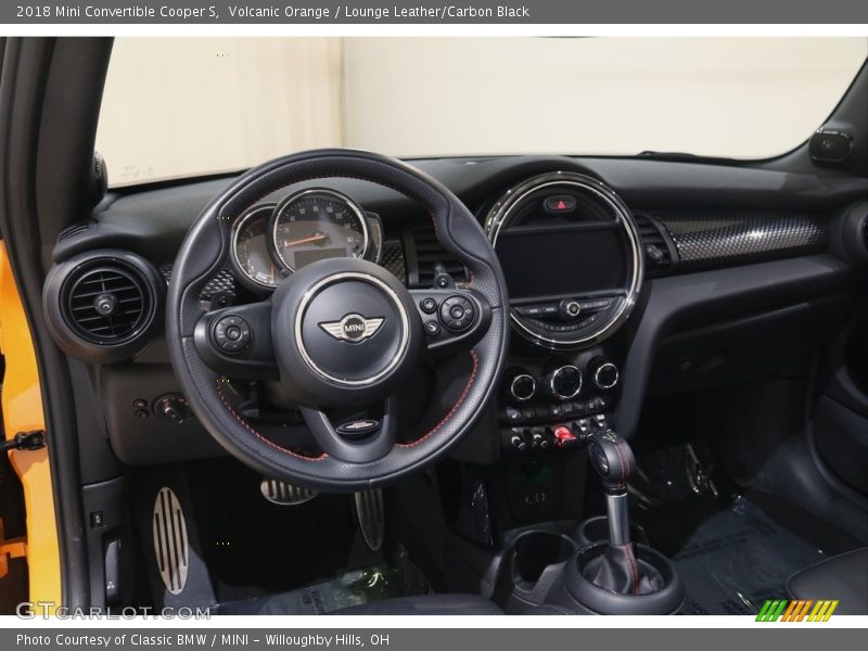 Dashboard of 2018 Convertible Cooper S