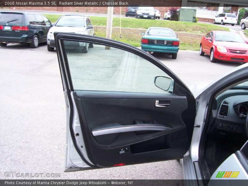 Radiant Silver Metallic / Charcoal Black 2008 Nissan Maxima 3.5 SE