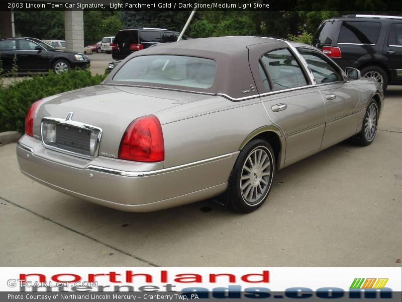 Light Parchment Gold / Dark Stone/Medium Light Stone 2003 Lincoln Town Car Signature
