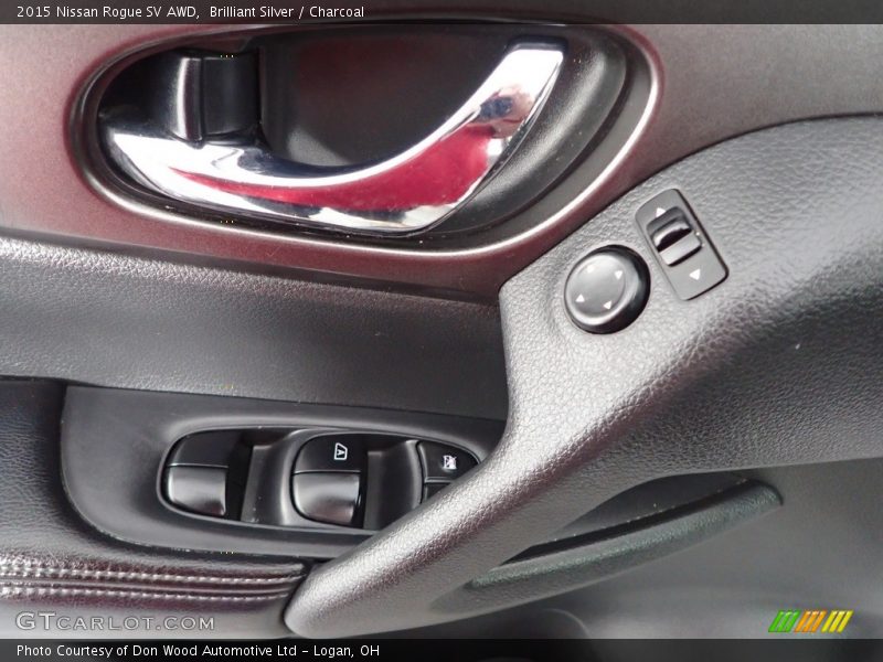 Brilliant Silver / Charcoal 2015 Nissan Rogue SV AWD