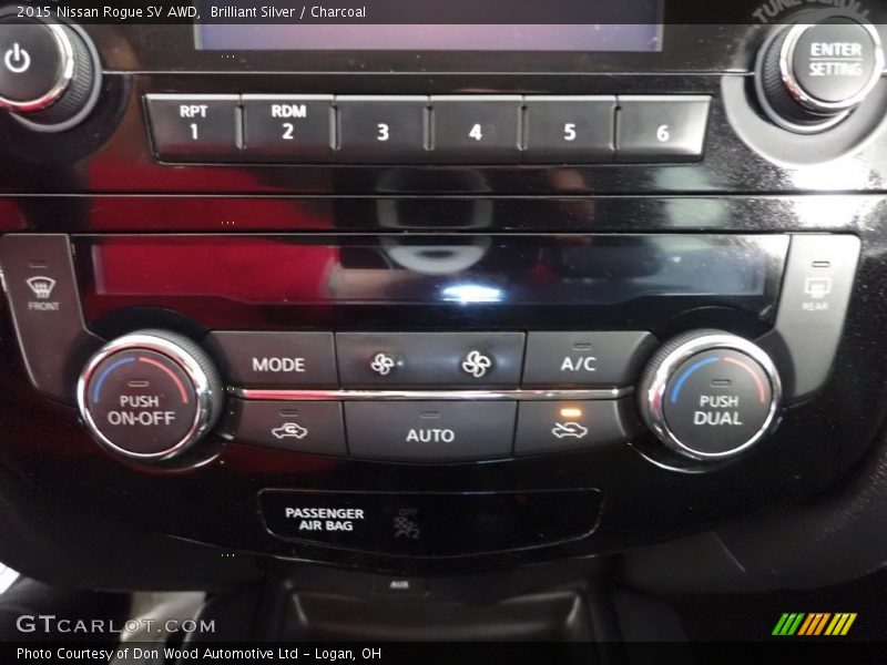 Brilliant Silver / Charcoal 2015 Nissan Rogue SV AWD