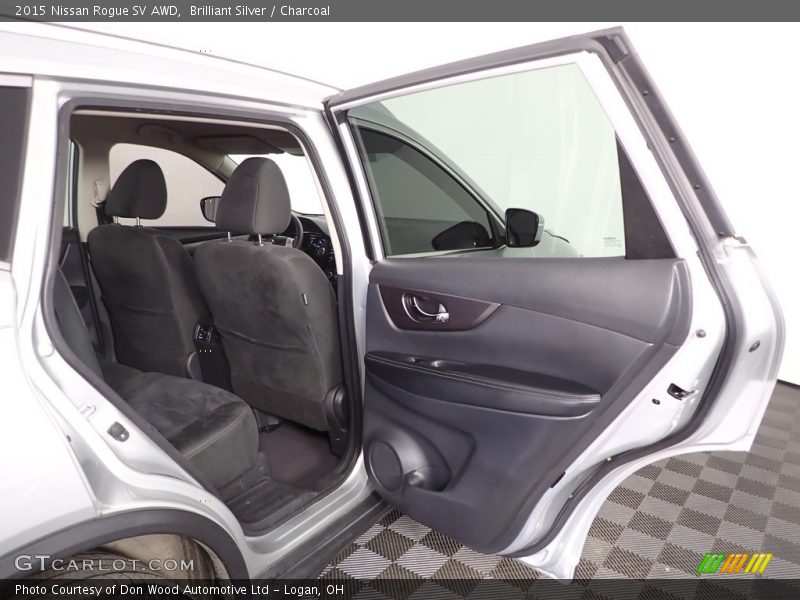 Brilliant Silver / Charcoal 2015 Nissan Rogue SV AWD